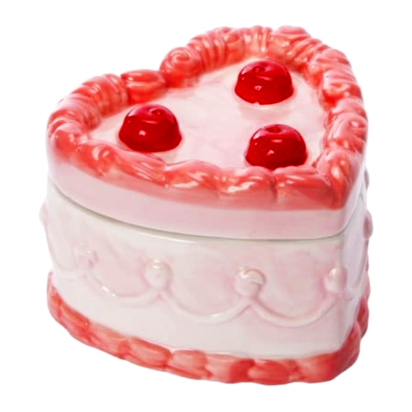 Other - VIRAL Heart Cake Trinket Ceramic Box 🎂 🍒 🌸